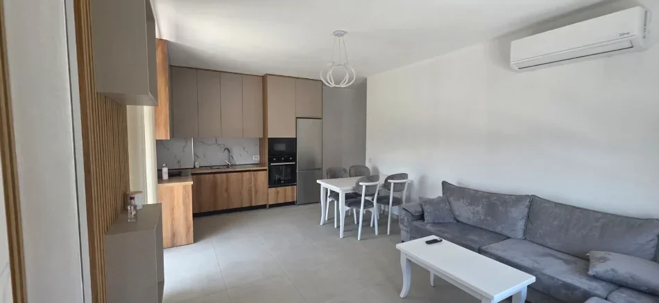 Tirane, jepet me qera apartament 2+1 Kati 4, 100 m² 600 € (Ish Dogana)