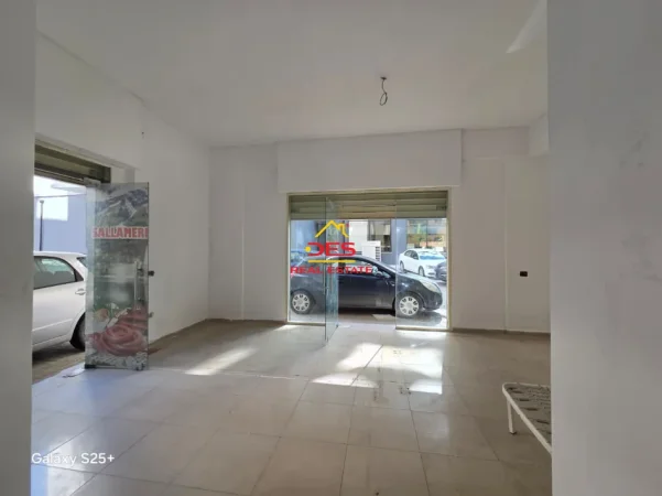 Vlore, shitet ambjent biznesi Kati 0, 33 m² (Lungomare)