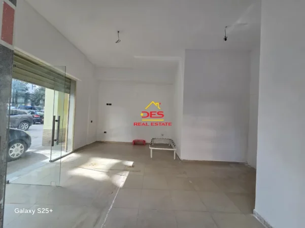 Vlore, shitet ambjent biznesi Kati 0, 33 m² (Lungomare)