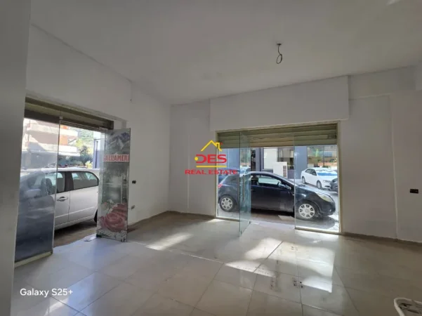 Vlore, shitet ambjent biznesi Kati 0, 33 m² (Lungomare)
