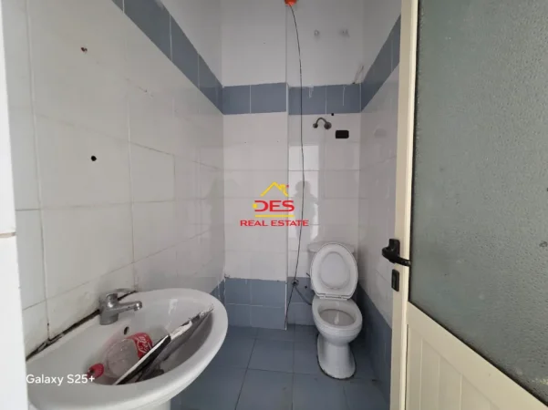 Vlore, shitet ambjent biznesi Kati 0, 33 m² (Lungomare)