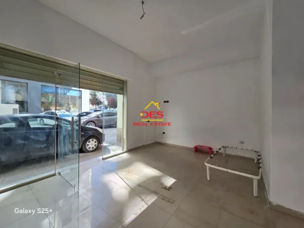 Vlore, shitet ambjent biznesi Kati 0, 33 m² (Lungomare)
