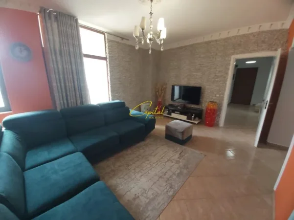 Tirane, jepet me qera apartament 2+1 Kati 6, 90 m² 550 € (ISH TREGU ELEKTRIK)