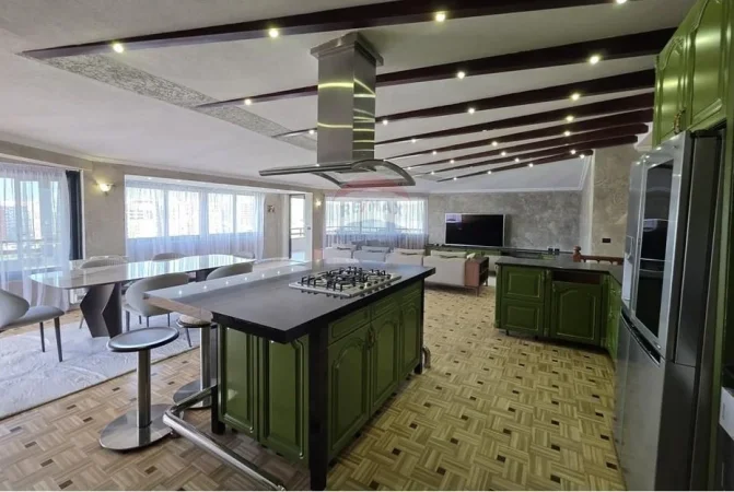 Tirane, shitet apartament 3+1 Kati 7, 330 m² 800.000 € (liqeni i tiranes)