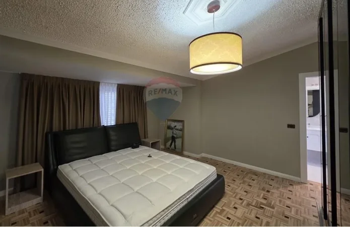 Tirane, shitet apartament 3+1 Kati 7, 330 m² 800.000 € (liqeni i tiranes)