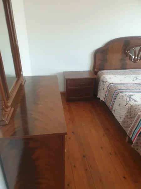 Shqiperi, jepet me qera apartament 2+1+Ballkon Kati 2, 100 m² 400 € (pranë Fakultetit të Mjekësisë)