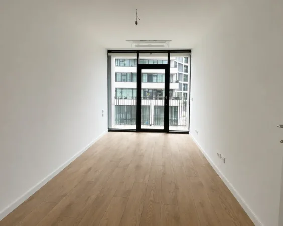 Tirane, jepet me qera zyre Kati 1, 93 m² 1.200 € (Lake View)