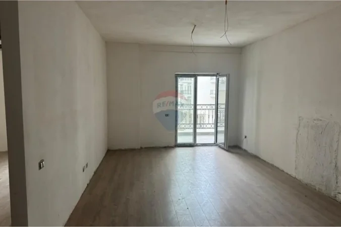Tirane, shitet 1+1 , 85 m² 136.000 € (Teg)
