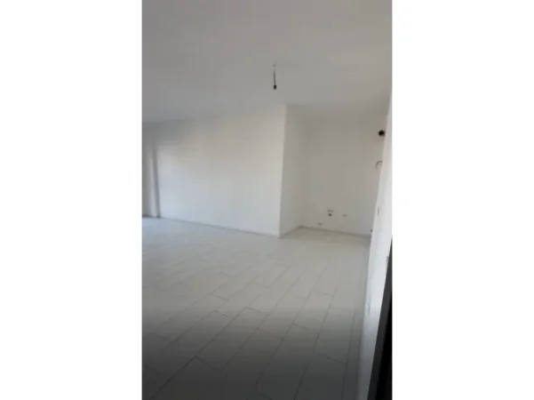 Tirane, shitet apartament 2+1+Ballkon Kati 7, 122 m² 