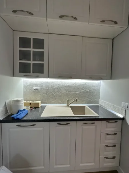 Tirane, jepet me qira apartament 2+1 Kati 13, 122 m² (Ambassador 3, Tirane)