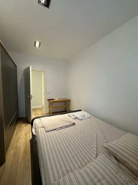 Tirane, jepet me qira apartament 2+1 Kati 13, 122 m² (Ambassador 3, Tirane)