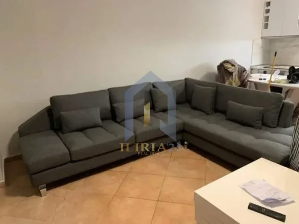 Tirane, shes apartament 2+1+Ballkon Kati 3, 119 m² 175.000 € (Apartament 2+1 per shitje ne Yzberisht)