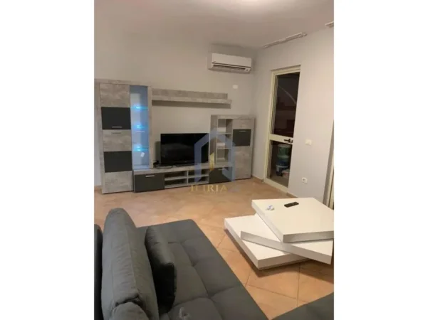 Tirane, shes apartament 2+1+Ballkon Kati 3, 119 m² 175.000 € (Apartament 2+1 per shitje ne Yzberisht)