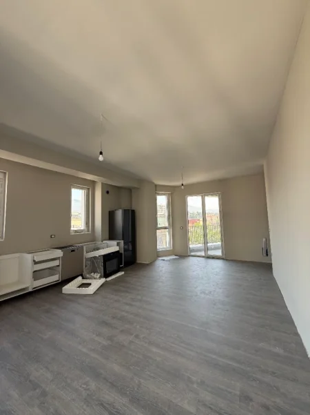Tirane, shitet apartament 3+1+Ballkon Kati 4, 135 m² 418.000 € (Komuna e Parisit)