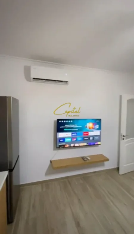 Tirane, jepet me qera apartament 1+1 Kati 1, 50 m² 500 € (ISH PARKU)