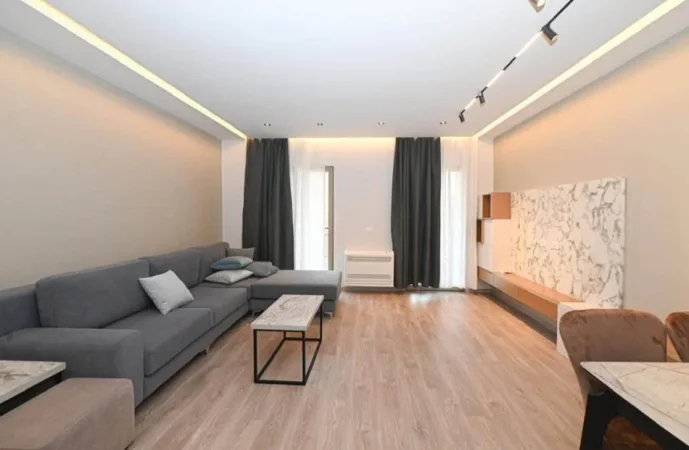 Tirane, jepet me qera apartament 2+1+2+Ballkon Kati 4, 100 m² 1.300 € (Delijorgji)