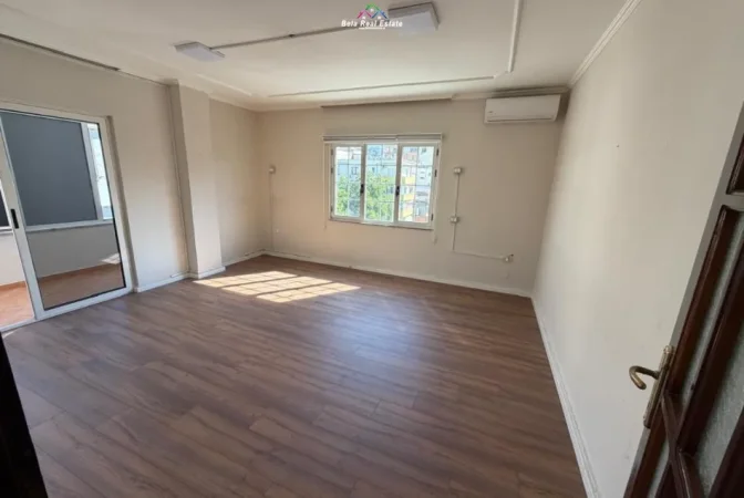Tirane, jepet me qera zyre Kati 4, 178 m² 1.800 € (sheshi willson)