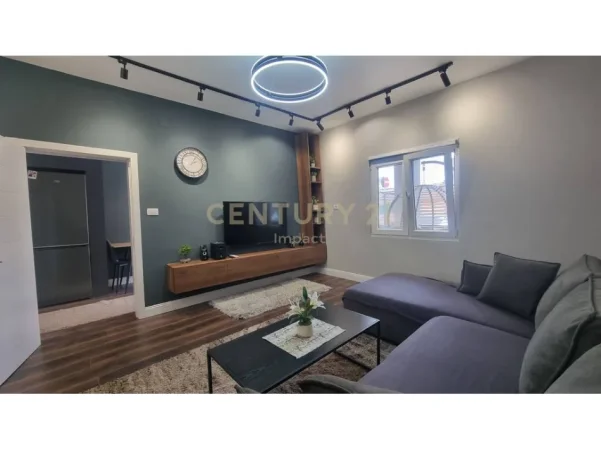 Tirane, shitet shtepi 1+1 Kati 0, 110 m² 175.000 € (don bosko)