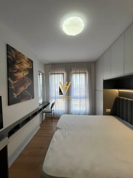 Tirane, jepet me qera apartament 2+1+Ballkon Kati 9, 95 m² 850 € (5 MAJI)