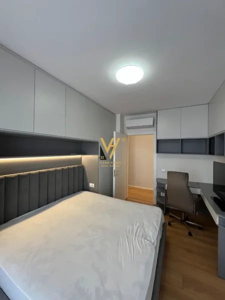 Tirane, jepet me qera apartament 2+1+Ballkon Kati 9, 95 m² 850 € (5 MAJI)