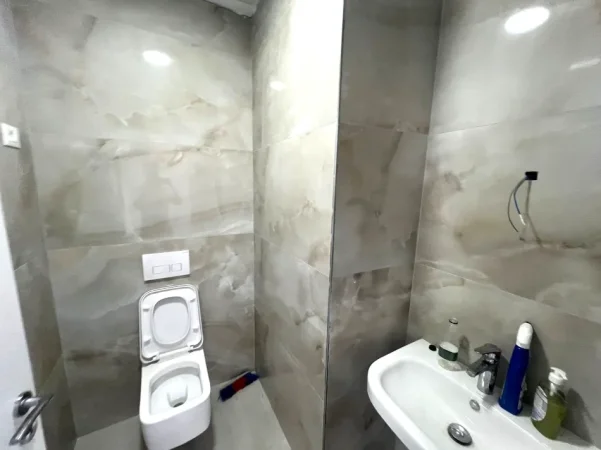 Shiten ambjente biznesi ne ASTIR, VILA L2 me  3000 €/m²