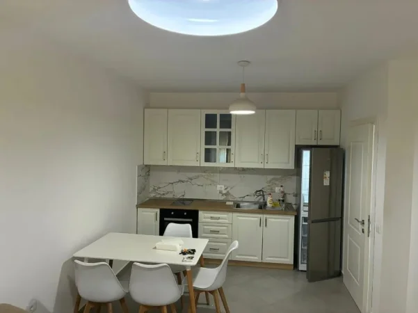 Tirane, jepet me qera apartament 1+1 Kati 3, 56 m² 400 € (Astir)