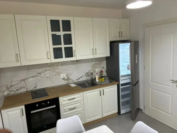 Tirane, jepet me qera apartament 1+1 Kati 3, 56 m² 400 € (Astir)