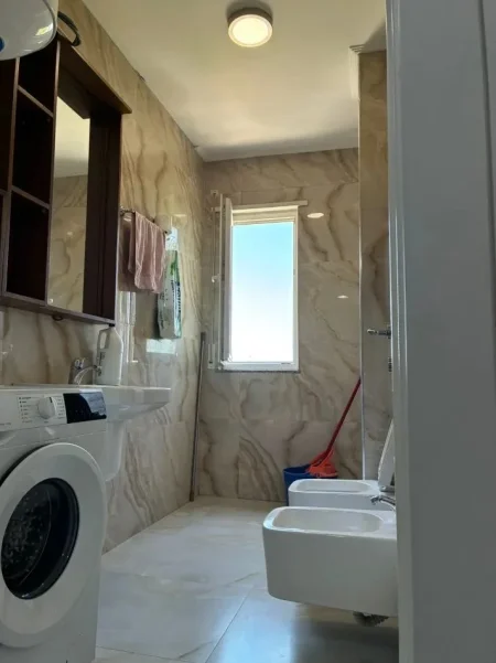 Tirane, jepet me qera apartament 1+1 Kati 3, 56 m² 400 € (Astir)