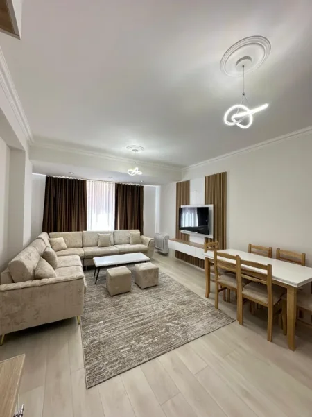 Tirane, jepet me qera apartament 2+1+Ballkon Kati 3, 95 m² 600 € (Teodor keko)