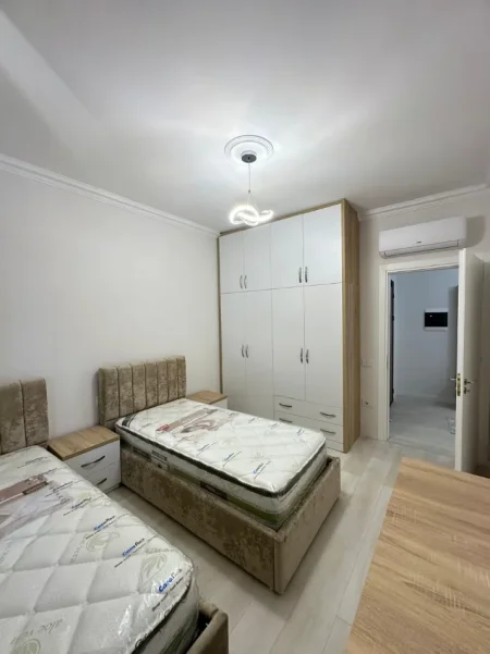 Tirane, jepet me qera apartament 2+1+Ballkon Kati 3, 95 m² 600 € (Teodor keko)