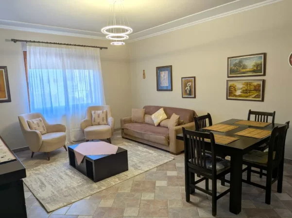 Tirane, jepet me qera apartament 2+1 Kati 10, 70 m² 630 € (Rruga Petro Nini Luarasi)