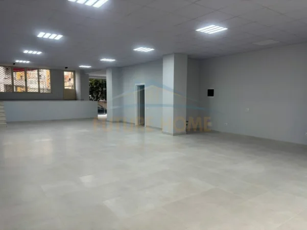 Tirane, jepet me qera ambjent biznesi Kati 0, 118 m² 1.000 € (ASTIR , Vila L)