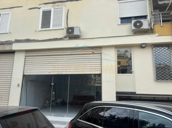 Tirane, jepet me qera ambjent biznesi Kati 0, 118 m² 1.000 € (ASTIR , Vila L)