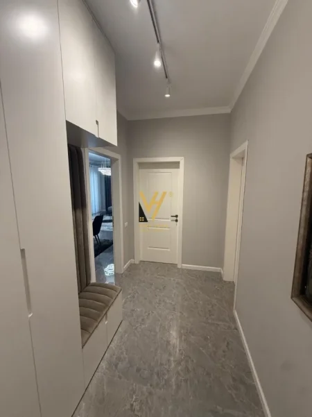 Tirane, jepet me qera apartament 2+1+Ballkon Kati 3, 120 m² 700 € (TEG)