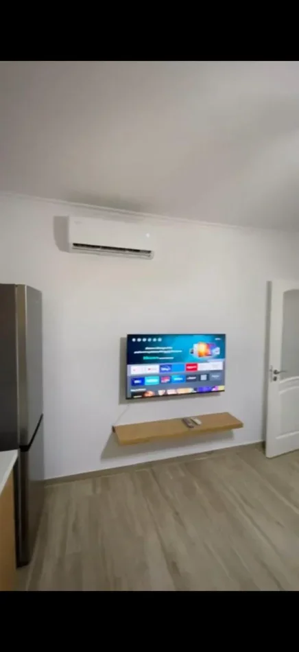 Tirane, jepet me qera apartament 1+1 Kati 1, 60 m² 500 € (ISH PARKU)