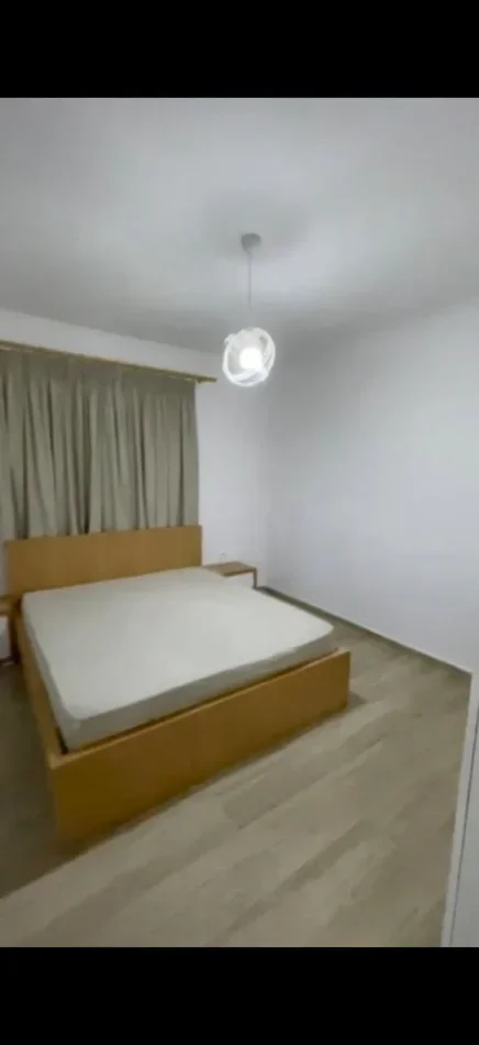 Tirane, jepet me qera apartament 1+1 Kati 1, 60 m² 500 € (ISH PARKU)