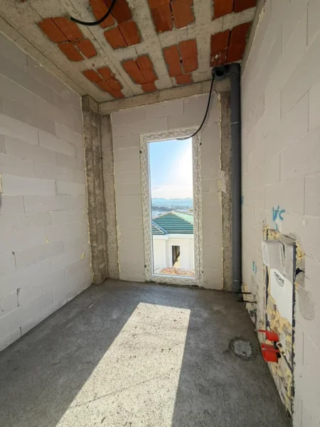 Tirane, shitet Vile 3 Katshe Kati 0, 265 m² 750.000 € (Liqeni i Farkes)