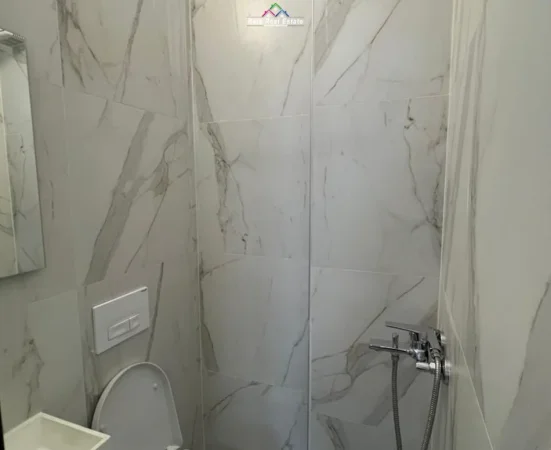 Tirane, jepet me qera apartament 2+1 Kati 9, 93 m² 850 € (Rruga 5 Maji)