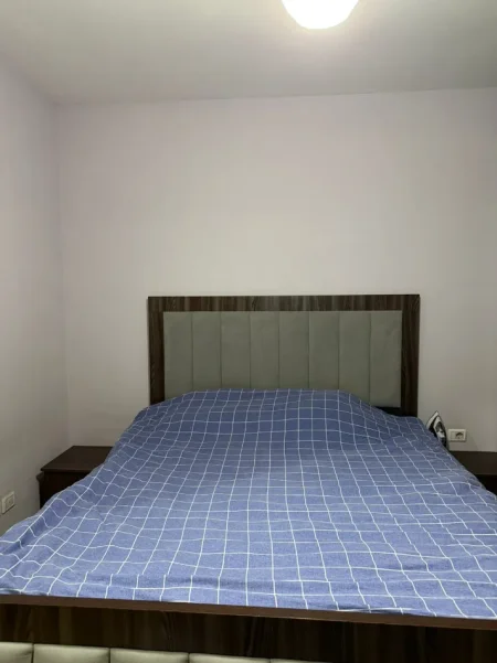 Tirane, jepet me qera apartament 1+1+Ballkon Kati 5, 60 m² 400 € (Astir)