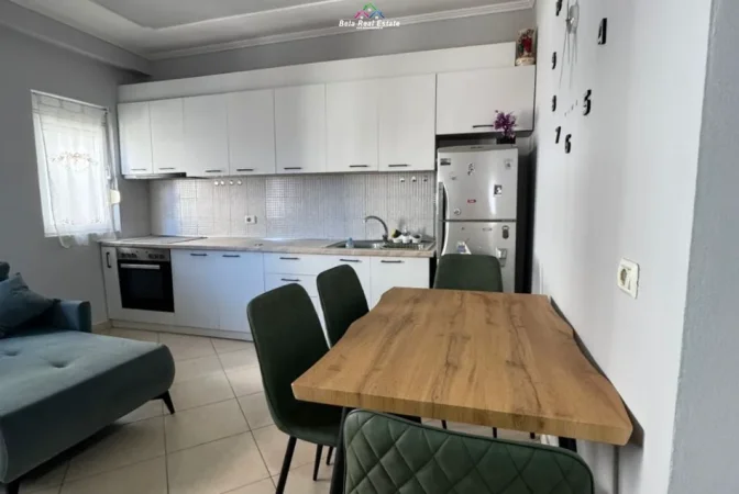 Tirane, jepet me qera apartament 2+1 Kati 4, 80 m² 680 € (shkolla e kuqe)