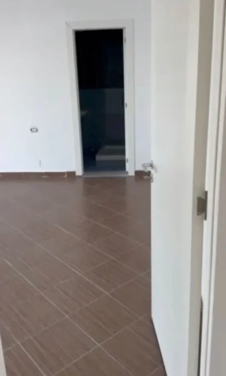 Durres, shitet apartament 1+1 Kati 8, 75 m² 75.000 € (Plepa)