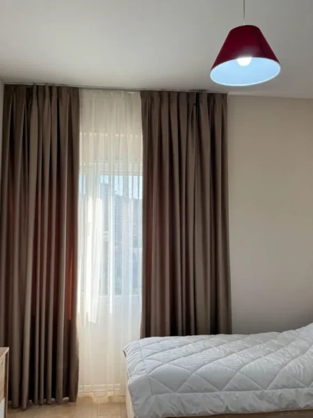 Tirane, jepet me qera apartament 2+1+Ballkon Kati 4, 115 m² 1.500 € (Lake View)