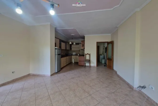 Tirane, jepet me qera zyre Kati 3, 147 m² 1.260 € (ish ekspozita)