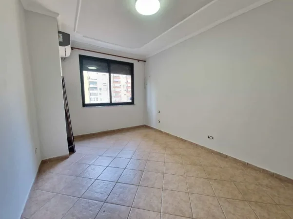 Tirane, jepet me qera zyre Kati 3, 147 m² 1.260 € (Bulevardi Gjergj Fishta)