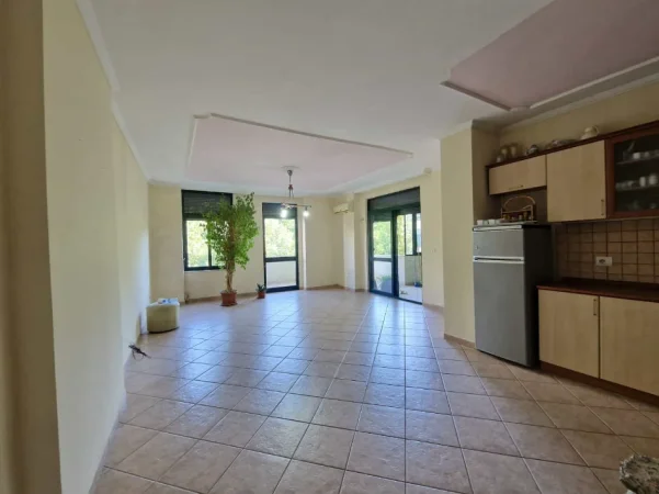 Tirane, jepet me qera zyre Kati 3, 147 m² 1.260 € (Bulevardi Gjergj Fishta)