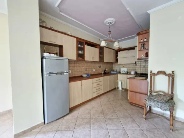 Tirane, jepet me qera zyre Kati 3, 147 m² 1.260 € (Bulevardi Gjergj Fishta)