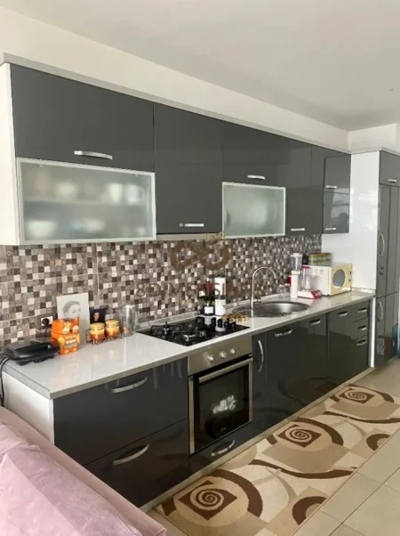 Tirane, shitet apartament 2+1+Ballkon Kati 3, 116 m² 165.000 € (yzberisht)