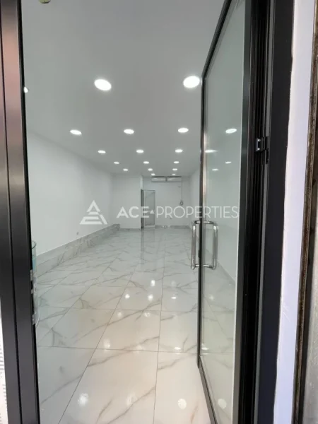 Durres, jepet me qera ambjent biznesi Kati 0, 40 m² 620 € (Muzeumi,Durres)