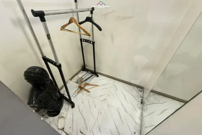 Tirane, jepet me qera dyqan Kati 1, 58 m² 830 € (Rruga Bardhyl)