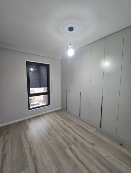 Tirane, shitet apartament 2+1 Kati 4, 102 m² 250.000 € (Porcelan)